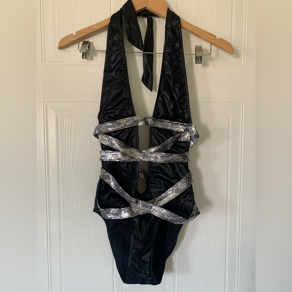 NWOT BEACH BUNNY One Piece Swimsuit size XS